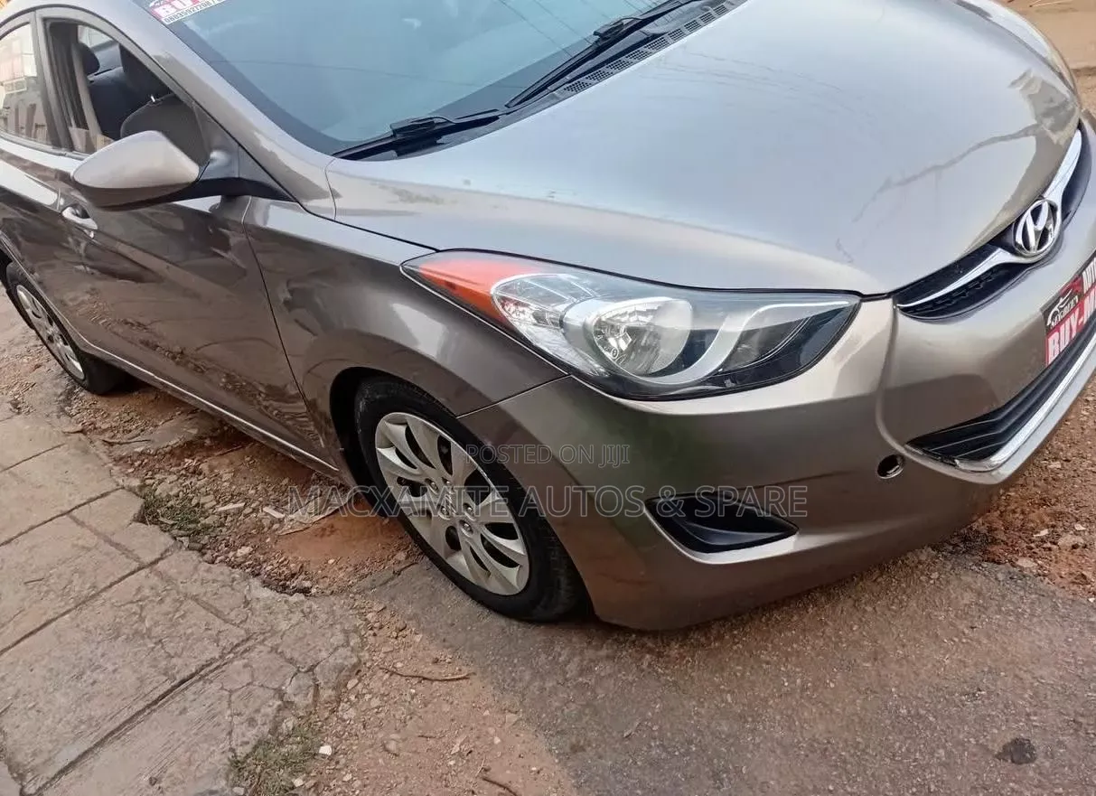 Hyundai Elantra 2012 Gray