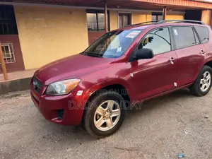 Toyota RAV4 2010 Red