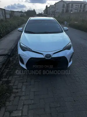 Toyota Corolla XSE 4dr Sedan (1.8L 4cyl CVT) 2017 White