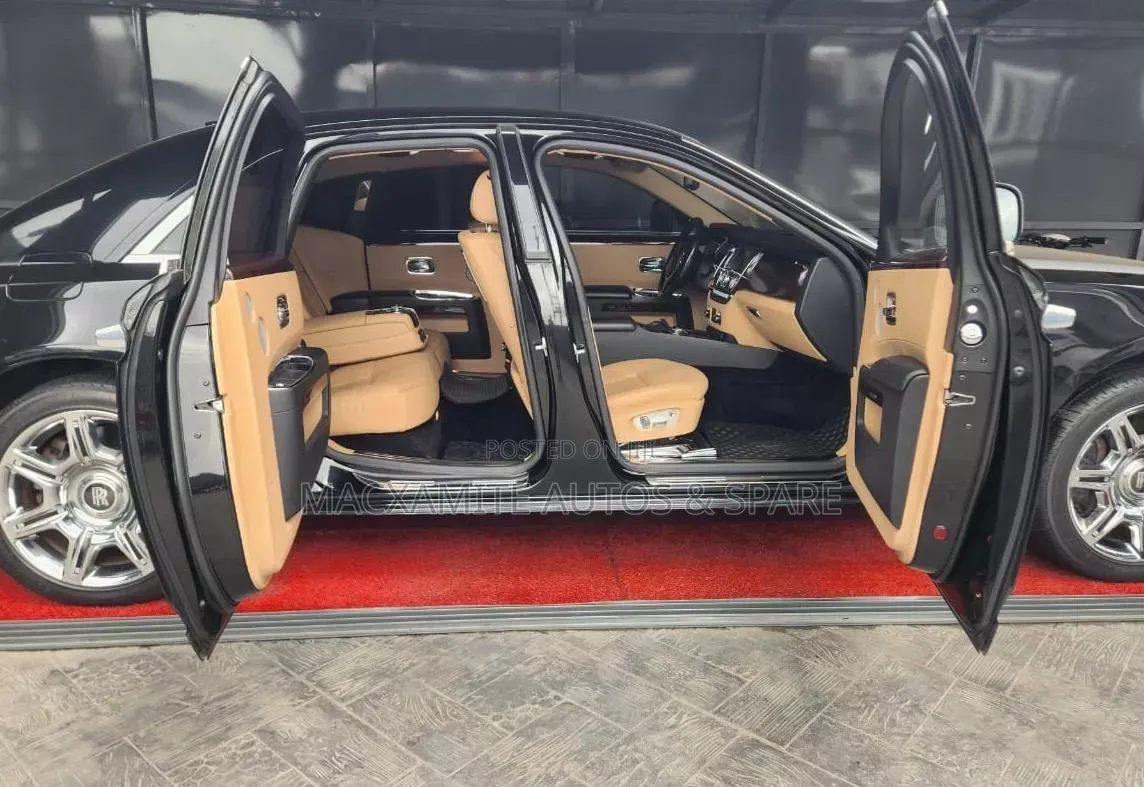 Rolls-Royce Ghost Base 2011 Black