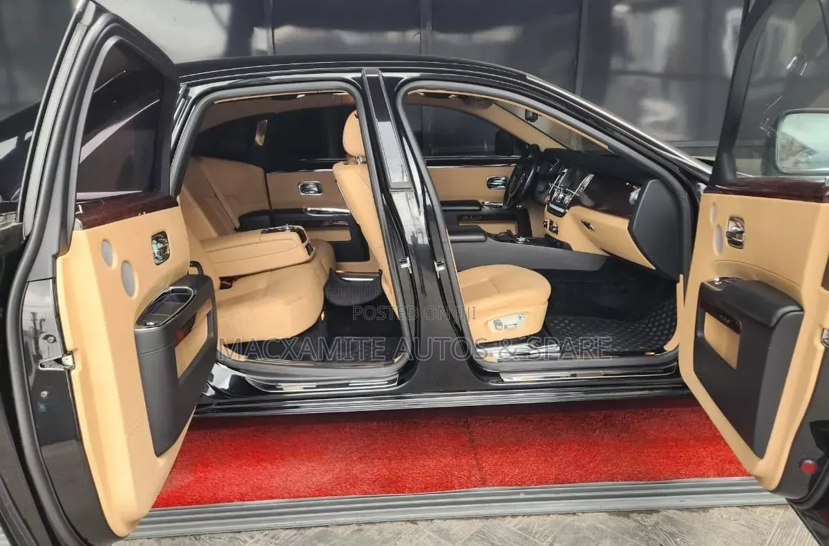 Rolls-Royce Ghost Base 2011 Black