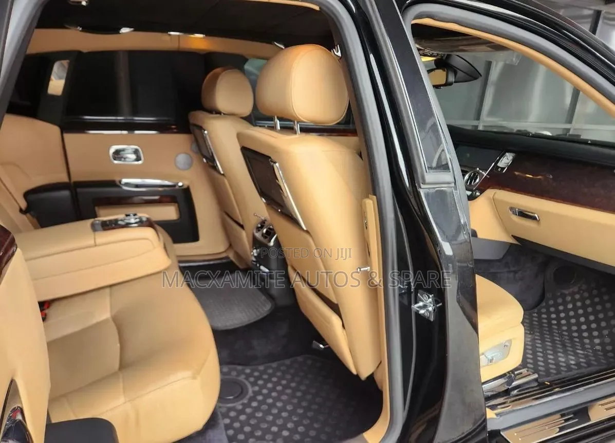 Rolls-Royce Ghost Base 2011 Black