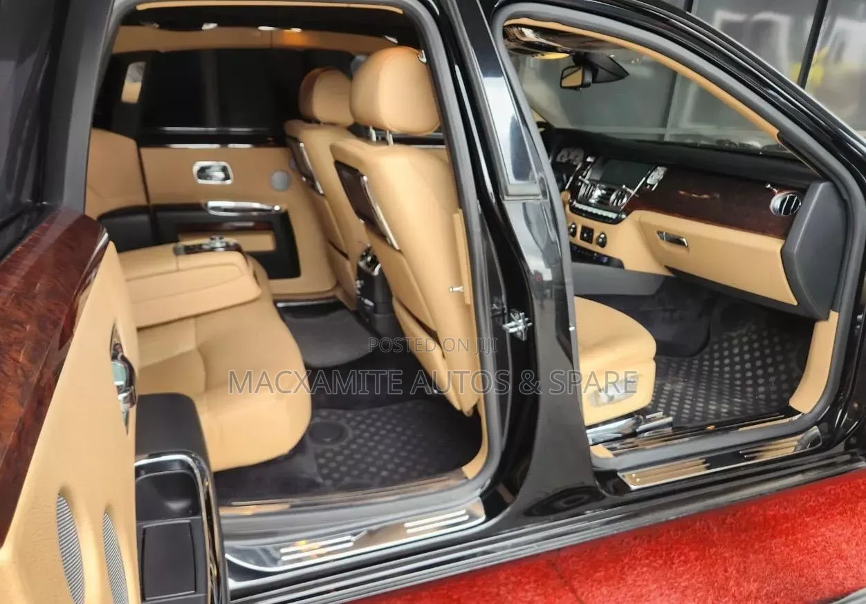 Rolls-Royce Ghost Base 2011 Black