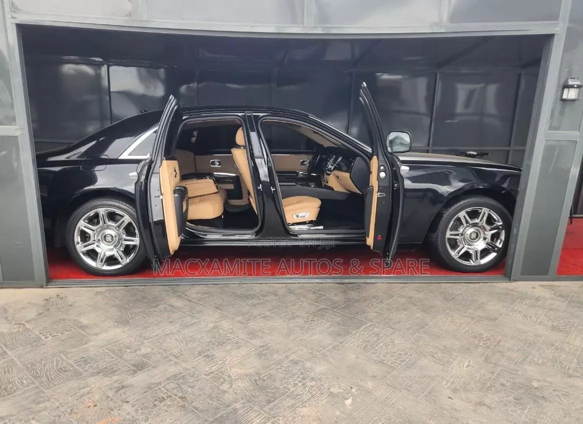 Rolls-Royce Ghost Base 2011 Black
