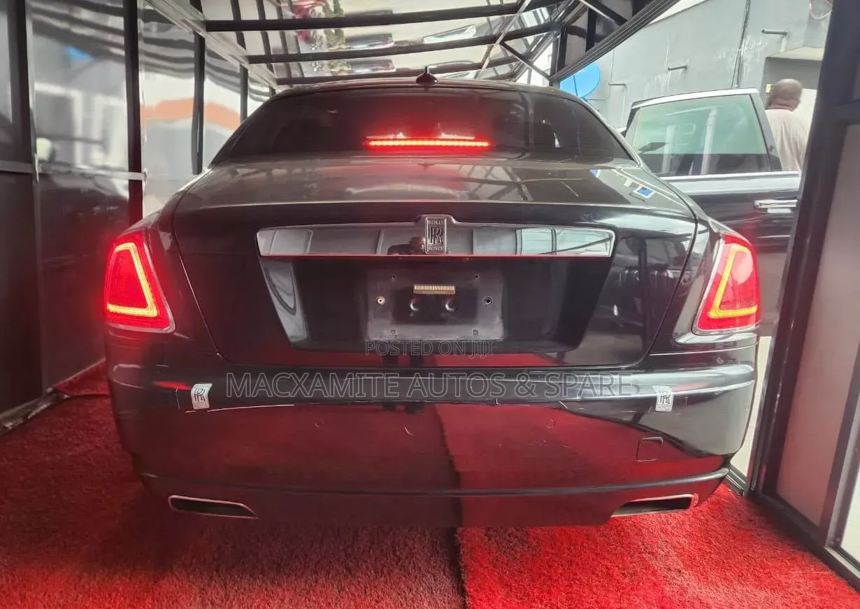 Rolls-Royce Ghost Base 2011 Black