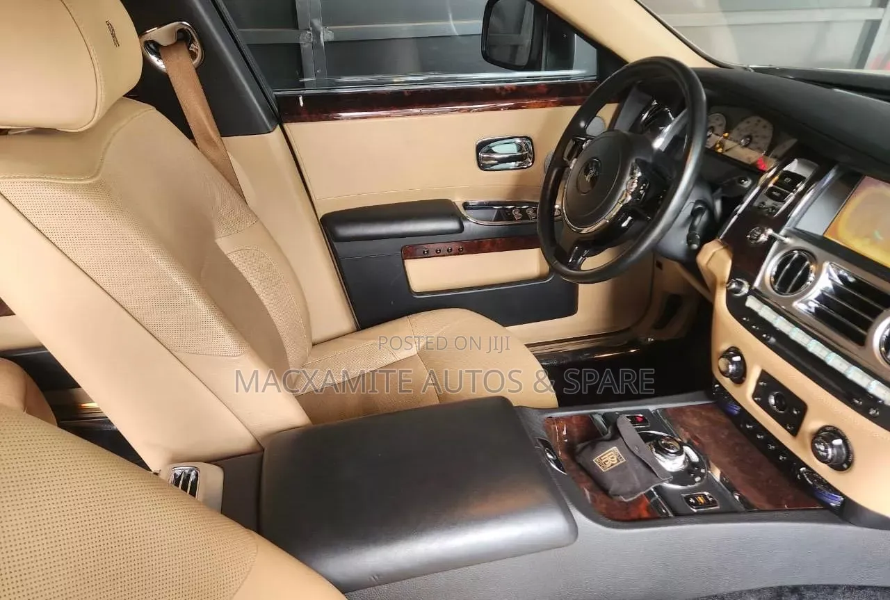 Rolls-Royce Ghost Base 2011 Black