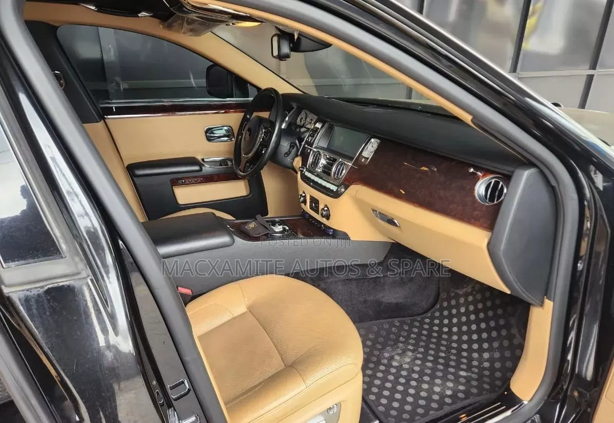 Rolls-Royce Ghost Base 2011 Black