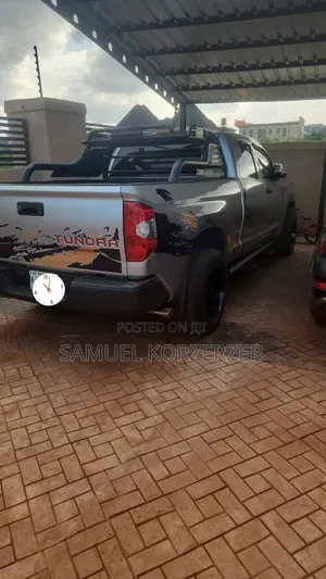 Toyota Tundra 2015 Silver