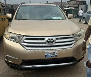 Toyota Highlander 2008 Gold