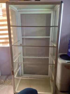 A Fairly Used Showglass