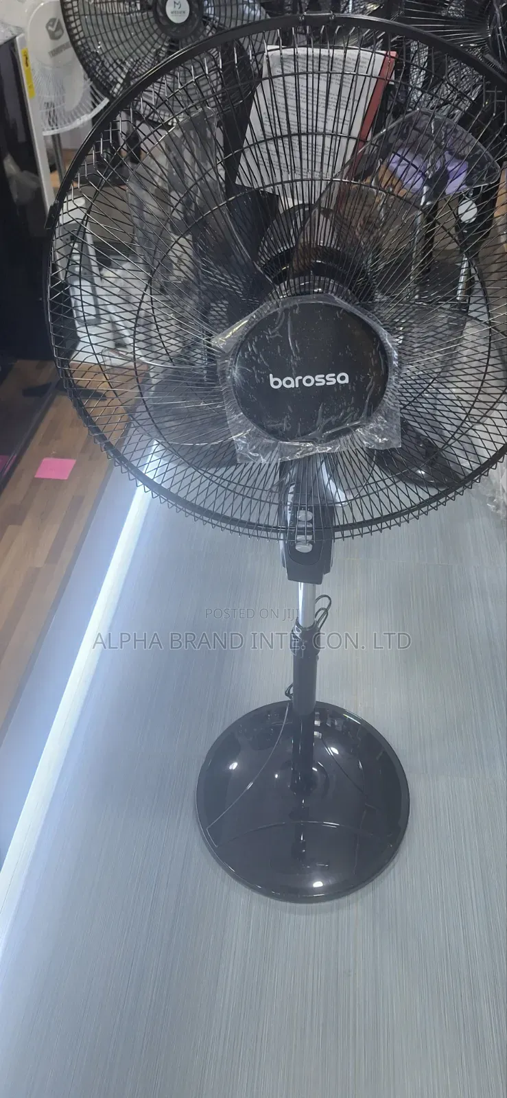 Barossa 18" Standing Fan