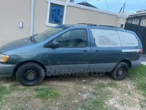 Toyota Sienna 2002 Blue