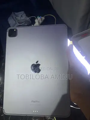 Apple iPad Pro 11 (2022) 128 GB Gray