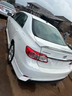 Toyota Corolla 2011 White