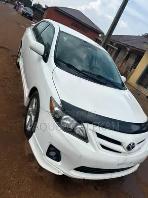 Toyota Corolla 2011 White