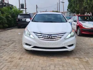 Hyundai Sonata GLS Sedan FWD (2.4L 4cyl 6A) 2013 White