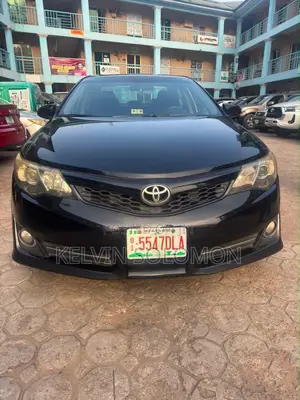 Toyota Camry SE 4dr Sedan (2.5L 4cyl 6A) 2013 Blue