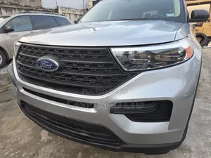 Ford Explorer 2021 Silver