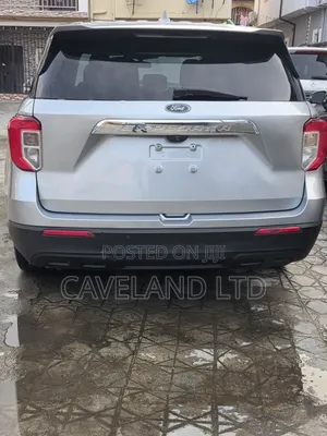 Ford Explorer 2021 Silver