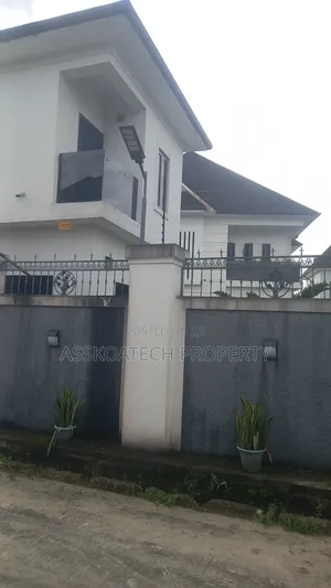 4bdrm Duplex in Majesty  Estate, Obio-Akpor for sale