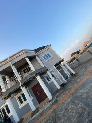 2bdrm Block of Flats in Akoto, Akala Express for rent