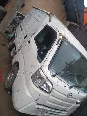 Daihatsu Hijet 2018 White
