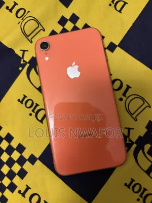 Apple iPhone XR 64 GB Red