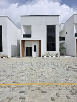 3bdrm Duplex in Ogombo for sale