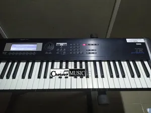 Korg TR76 Synthesizer Keyboard