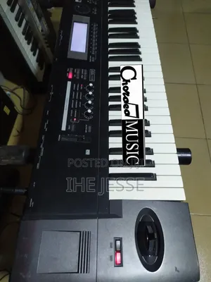 Korg TR76 Synthesizer Keyboard