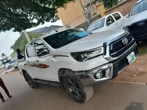 Toyota Hilux 2017 White