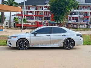 Toyota Camry 2019 Silver