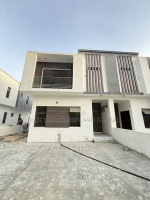 4bdrm Duplex in Off Spg Road Ologolo, Igbo-efon for sale