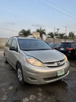Toyota Sienna LE AWD 2006 Gold