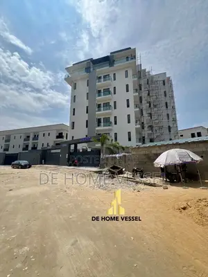 3bdrm Apartment in Lekki Phase 1 for sale