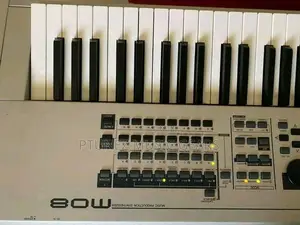 Yamaha Mo8 Synthertizer