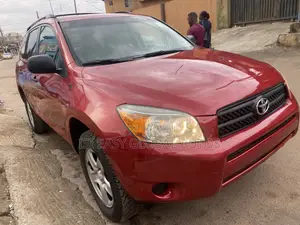 Toyota RAV4 2.4 2008 Red