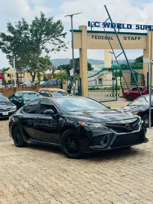 Toyota Camry SE FWD 2020 Black