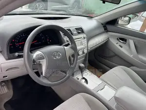 Toyota Camry LE 4dr Sedan (2.5L 4cyl 6AM) 2010 Gray