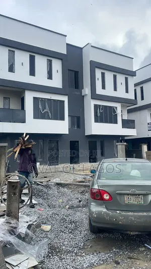 4bdrm Duplex in Lekki Phase 1 for sale