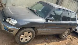 Toyota RAV4 1999 Black