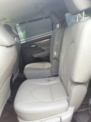 Toyota Highlander Limited 2022 Silver