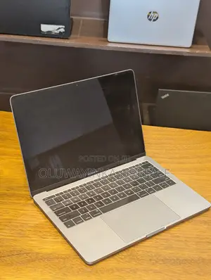 Laptop Apple MacBook Pro 2017 8GB Intel Core i5 SSD 256GB