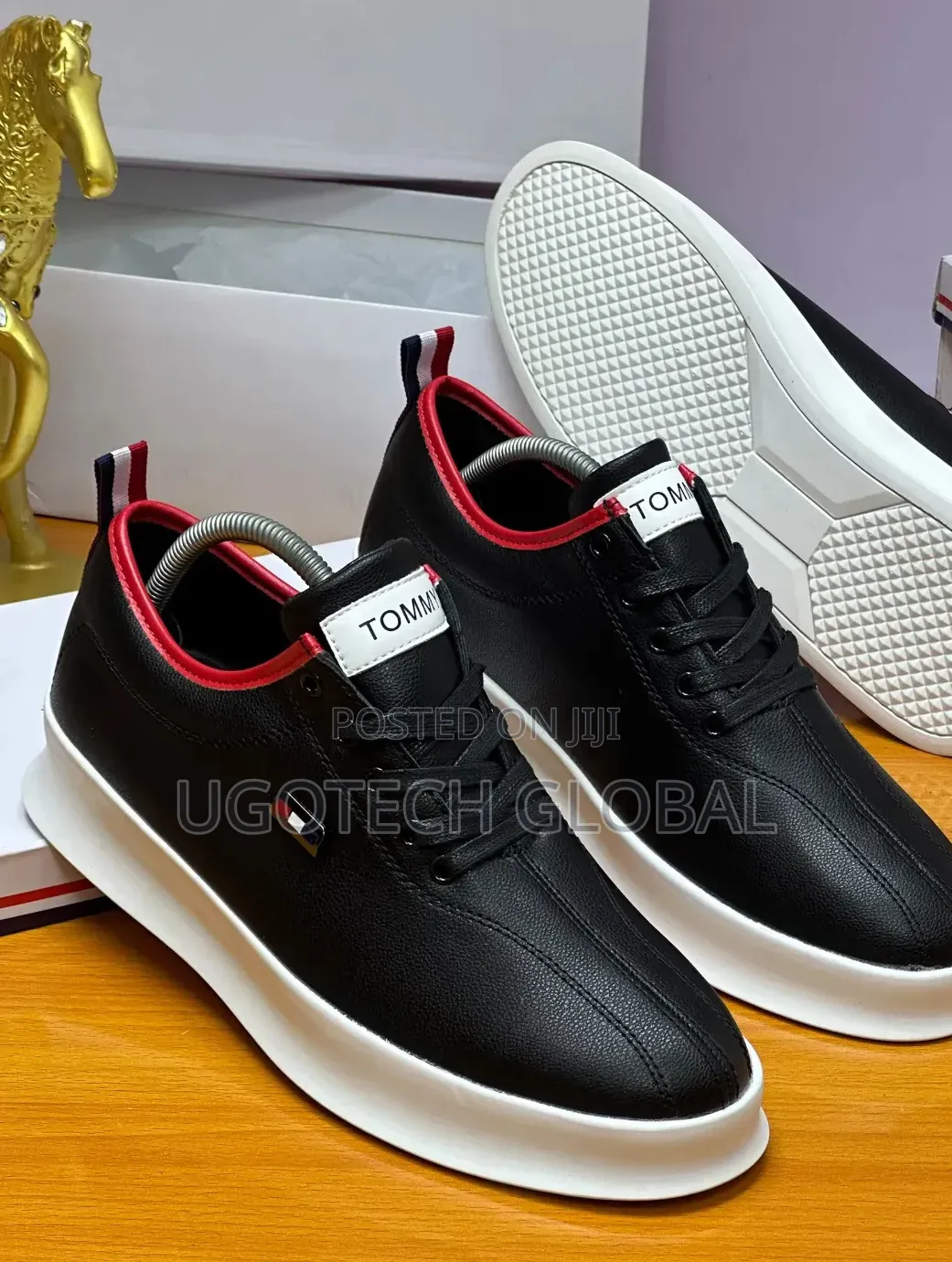 Quality Tommy Sneakers