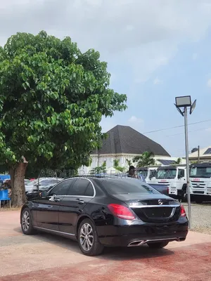 Mercedes-Benz C300 2016 Black