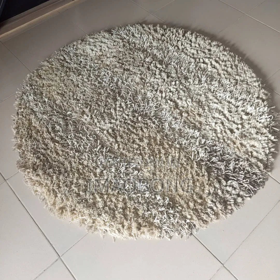 Round Shaggy Rug