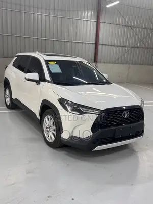 Toyota Corolla Cross XLE 2WD 2024 White