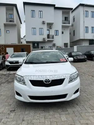 Toyota Corolla LE 4dr Sedan (1.8L 4cyl 4A) 2011 White