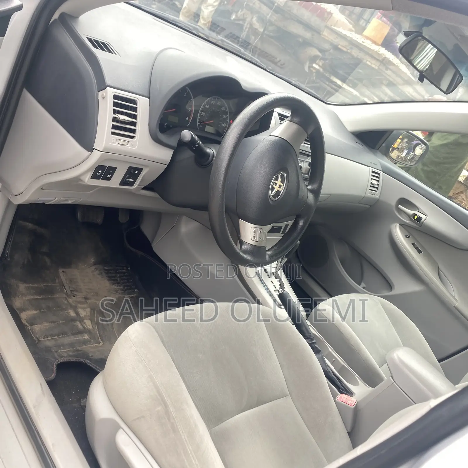 Toyota Corolla 2012 Silver