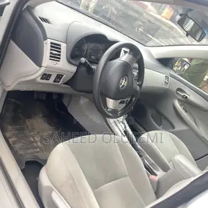 Toyota Corolla 2012 Silver